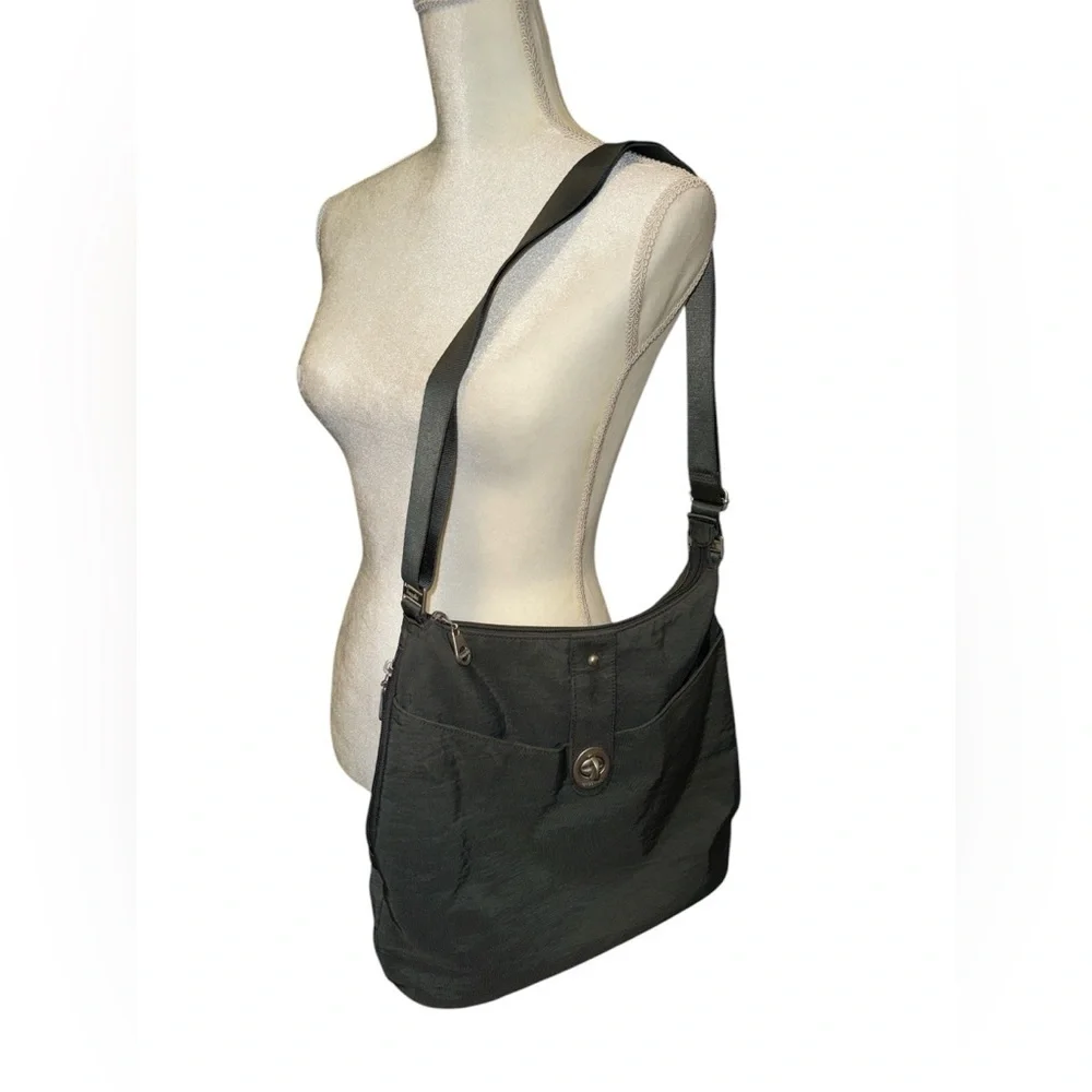Baggallini Helsinki Crossbody Bag in Pacific Silver #B